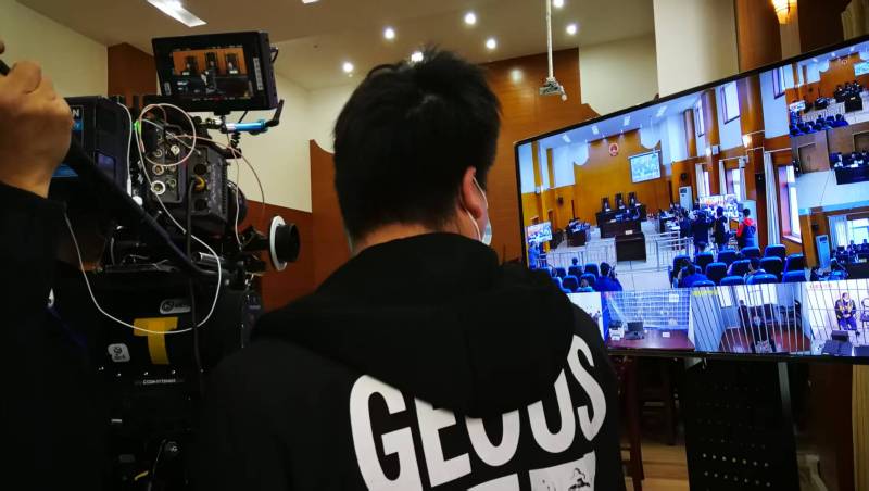 AI生成VS人工创意——东昌区广告片拍摄公司的技术浪漫主义实践